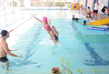 "LES CLASSES BLEUES" À LA PISCINE